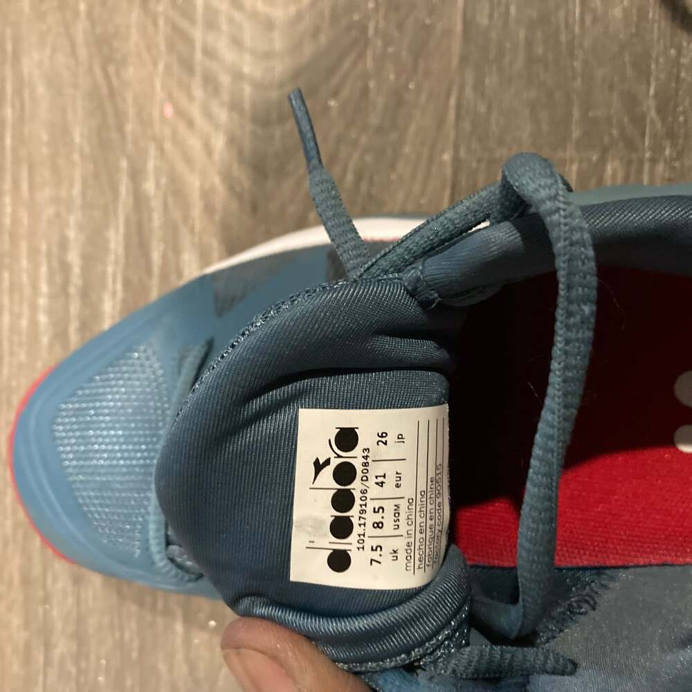 On Running Cloudpulse Training Shoes Stone / Red
